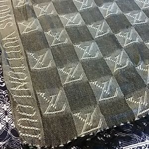 Louis Vuitton Scarf black &  gray